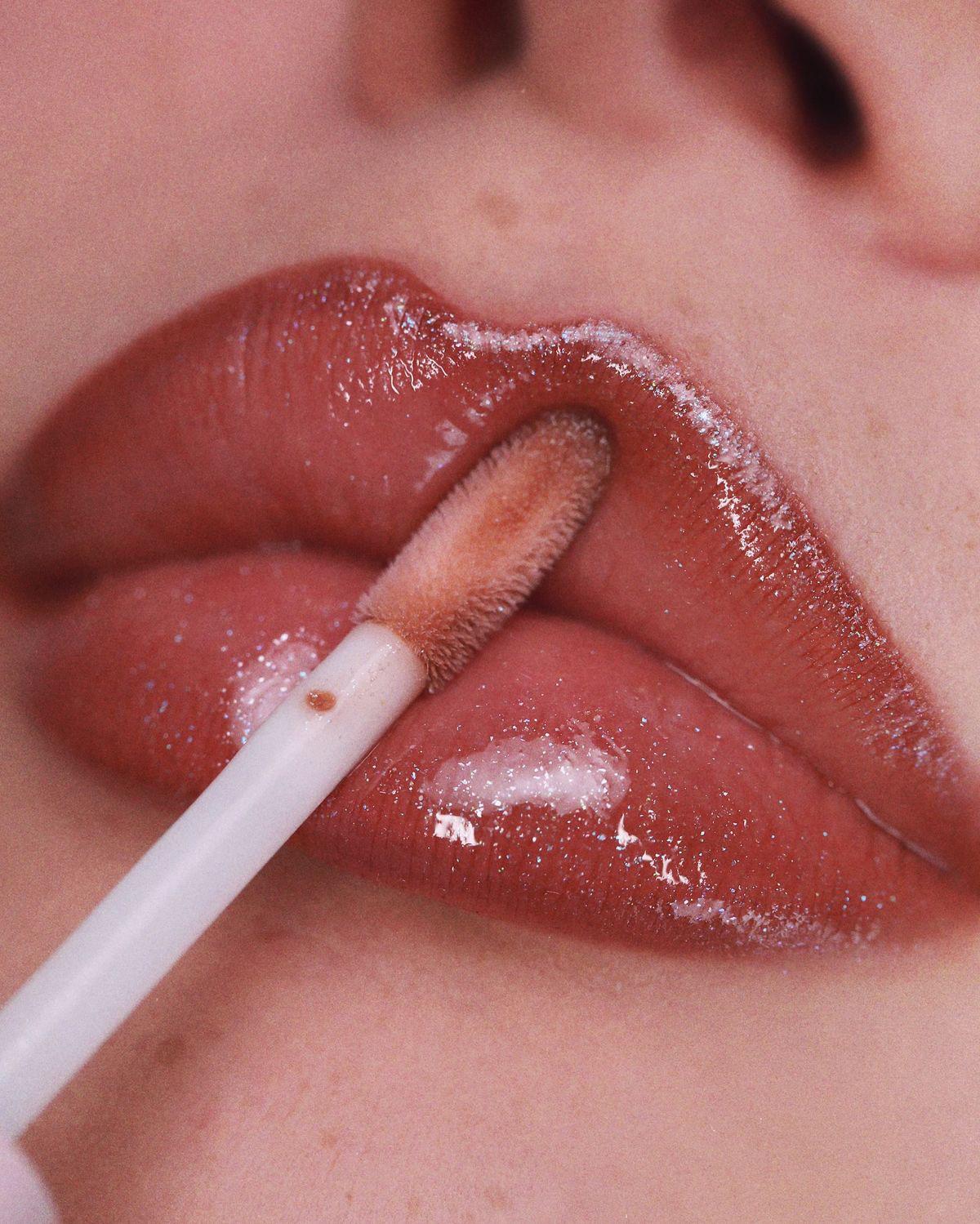 Lip gloss& liner kit